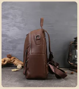 Sac à dos en cuir marron pour femme, élégant sac de voyage quotidien avec bretelles ajustables.