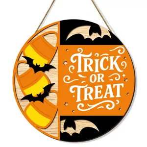Halloween Holz Hängeschild mit hohlen Fledermäusen und Süßigkeiten für Wanddeko.