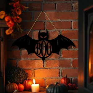 Targa sospesa di pipistrello di Halloween in legno con intaglio BOO, decorazione murale.