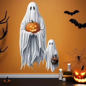 Detailaufnahme des Halloween-Geister-Wandaufklebers mit leuchtendem Kürbis und Dekoration.