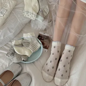 Donne simpatici calzini corti a pois in rete stile giapponese dolce traspirante primavera