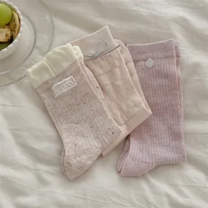 Chaussettes mi-mollet japonaises mignonnes pour femmes, fines et respirantes avec nœud et broderie.