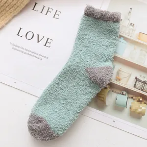 Dicke flauschige Wintersocken für Damen, kuschelige Korallenfleece Haussocken grün.