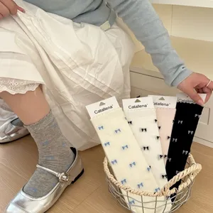 Detalle calcetines malla estampado lazo, borde volantes verano fino estilo ballet.