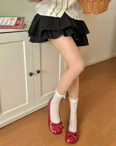 Süße Spitzen-Schleifen-Mittelsocken für Damen, retro Frühlings- und Sommer-Feinstrümpfe.