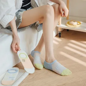 Zomer dunne mesh onzichtbare sokken voor vrouwen, ademende lage bootsokken met schattige borduursels.