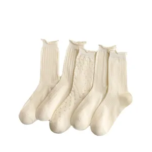 Femmes chaussettes mi-hautes en dentelle blanche fines respirantes ajourées style doux été