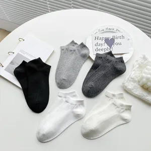 Women's spring summer low cut invisible socks ribbed flat lay detail shot breathable comfort