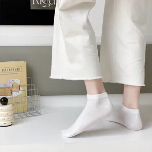 White cotton ankle socks short socks ribbed design minimalist summer style detail