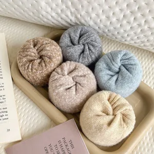 Thickened warm wool socks for women, cozy winter thermal floor socks in assorted colors.
