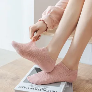 Women pink mesh low-cut socks breathable thin boat socks elastic hosiery detail view