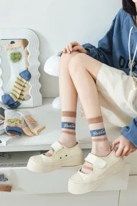 Transparente Kristallseide Wadenstrümpfe für Damen, atmungsaktive Mesh Lolita Sommersocken.
