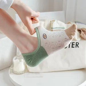 Soft comfortable women low cut boat socks breathable mesh hidden socks casual wear.
