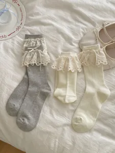 Chaussettes en tricot à volants en dentelle pour femmes, joli nœud, style vintage mignon.
