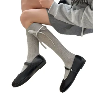 Herfst vrouwen grijze kniekousen met witte strik, schattige geribbelde sokken voor schoenen.