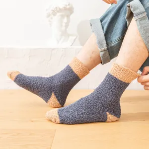 Gemütliche dicke Herren Wintersocken aus Korallenfleece, flauschig warme Kuschelsocken.