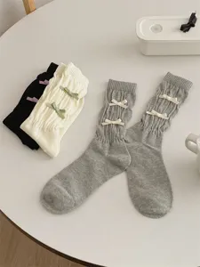 Chaussettes boules mignonnes avec nœud style japonais pour femmes, chaussettes longues respirantes.