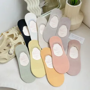 Zomer onzichtbare sokken voor dames, ademende mesh enkelsokken, kleurrijke casual sets.