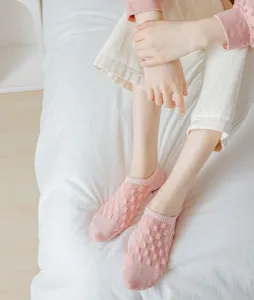 Cute pink mesh boat socks for women, spring summer thin invisible socks with sweet motifs.