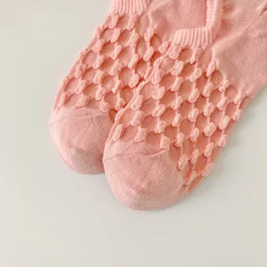 Pink mesh bubble low-cut socks detail, breathable cotton blend fabric for spring and summer.