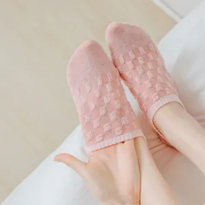 Cute pink low cut women socks, breathable mesh knit invisible boat socks with sweet style.