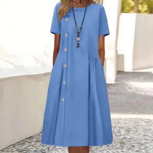 Robe midi décontractée à manches courtes avec jolis boutons élégants et poche pour femmes.
