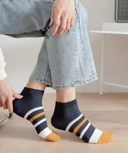 Men cotton retro striped low cut boat socks detail view showing premium fabric texture.