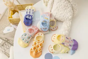 Cute summer women transparent mesh short socks, floral anti-slip low cut invisible boat socks.