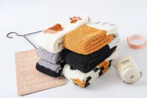 Calzini caldi invernali in morbido pile corallo con simpatico design a zampa di gatto per donna casa