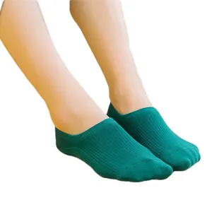 Women green low cut invisible boat socks for spring and summer, anti-slip cotton short socks.