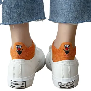 Damen süße cartoon bestickte kurze socken mit weißen freizeitschuhen sommer dünne bootssocken