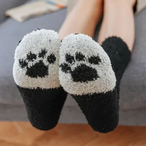 Accoglienti calzini in pile corallo con zampe di gatto, caldi calzini invernali donna.