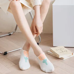 Women shallow mouth short socks cute smiley flower cotton invisible boat socks for summer daily wear