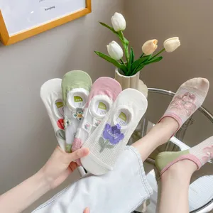 Women summer mesh short socks breathable glass silk invisible boat socks floral design.
