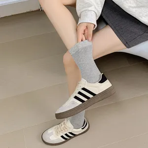 Calze slouch a tubo medio in cotone pettinato tinta unita da donna, comode ed eleganti.