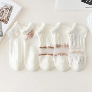 Japanese sweet women's thin lace short socks sweet floral bow mesh boat socks detail view.