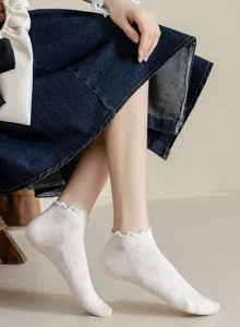 Women cute heart pattern ruffled ankle socks, sweet Japanese style breathable thin short socks.