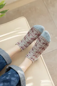 Cute Japanese style women's short socks with vintage floral pattern, lightweight and breathable.