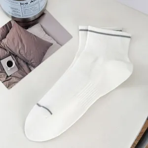 Calzini sportivi corti bianchi da uomo con righe grigie, calze estive in cotone traspirante.