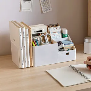 Organizzatore di libri estensibile e scatola portaoggetti da scrivania per articoli di cancelleria.