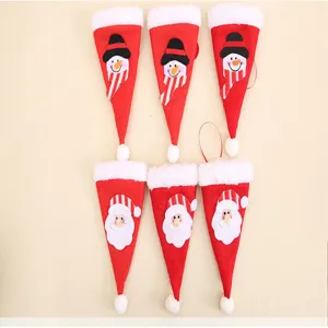 Kerst bestekzakje set feestelijke servieszak rood mini kerstman muts sneeuwpop decoratie 6st