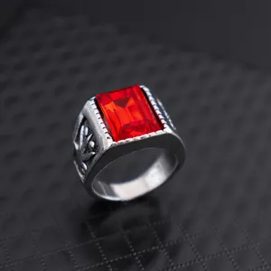 Anillo Vintage Hombre Piedra Roja Cuadrada Plateado Estilo Gótico Relieve Joya Moda Detalle