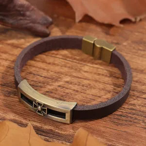 Bracciale da uomo in pelle PU retro con ciondolo a croce in metallo bronzo antico stile punk.