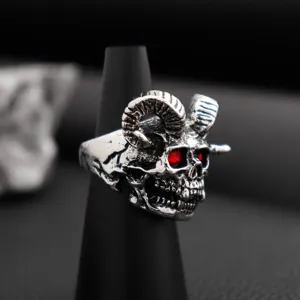 Vintage punk ram schedel ring met rode zirkonia ogen voor heren biker sieraden stijl