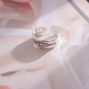 Vintage Nischen-Design Silbernes Metall Offenes Ring Mit Keep Smile Smiley Gesicht Mode Schmuck