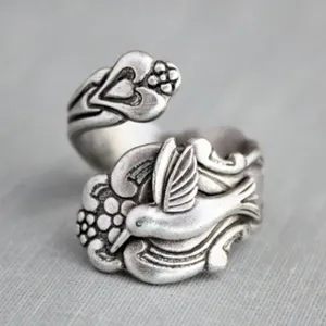 Anello Aperto Vintage Cucchiaio Colibrì Per Donne Retro Rilievo Floreale Lega Di Zinco Gioiello Da Dito Regolabile Regalo Di Festa
