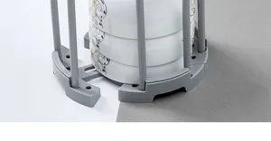 Vista detallada del soporte de plastico ajustable para tazones organizacion vertical