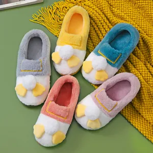 Pantoufles en peluche pour femmes et hommes, joli design de canard, chaussures d'hiver.