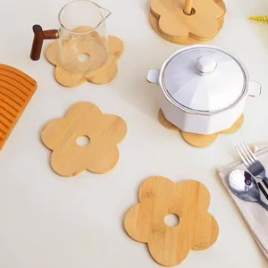 Tappetino isolante in legno a forma di fiore sottobicchiere carino antiscottatura per tavola