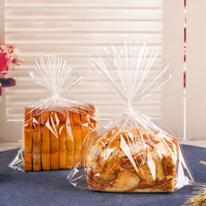 Transparente Kunststoff-Verpackungsbeutel Detail für langes Brot und Gebäck, klare Präsentation.